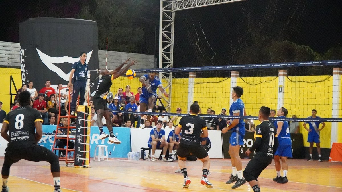 csevoleibol's tweet photo. Fuimos a la par y un leve error no forzado permitió al rival llevarse el título. Reiteramos nuestras felicitaciones a todos por el compromiso demostrado resaltando su lucha y entrega.
Doble felicitación a Leonardo y Willians por haber sido premiados como mejores punta y opuesto https://t.co/by8QxYmwJt