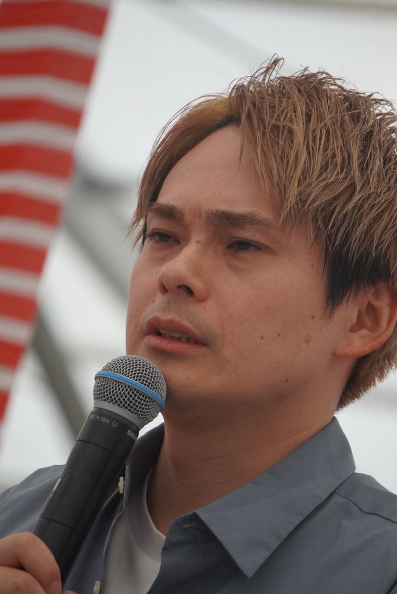 akingo48's tweet image. 2025.10.12(日)
大阪グルメEXPO2025 MATSURI LIVE
祇園木﨑さんpart2

中身は烏龍茶ですー
乾杯🍻

#祇園
#木﨑太郎
#ぎお活
#大阪グルメEXPO