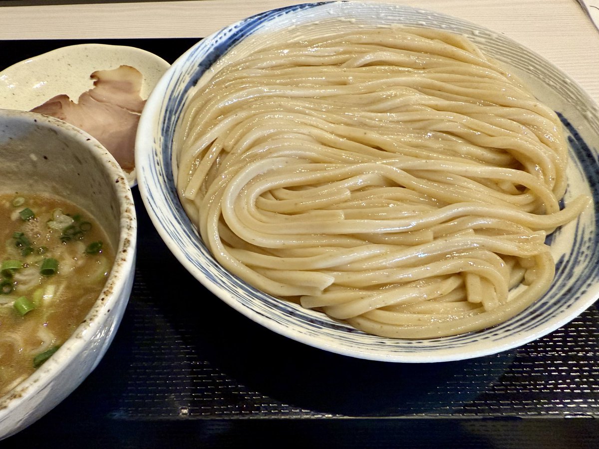 ken13373's tweet photo. 今日の #ランチ は #つけめん

#しんちゃん さん
#中盛り
#札幌市 
#厚別区 https://t.co/Tz0ZUkPVkM