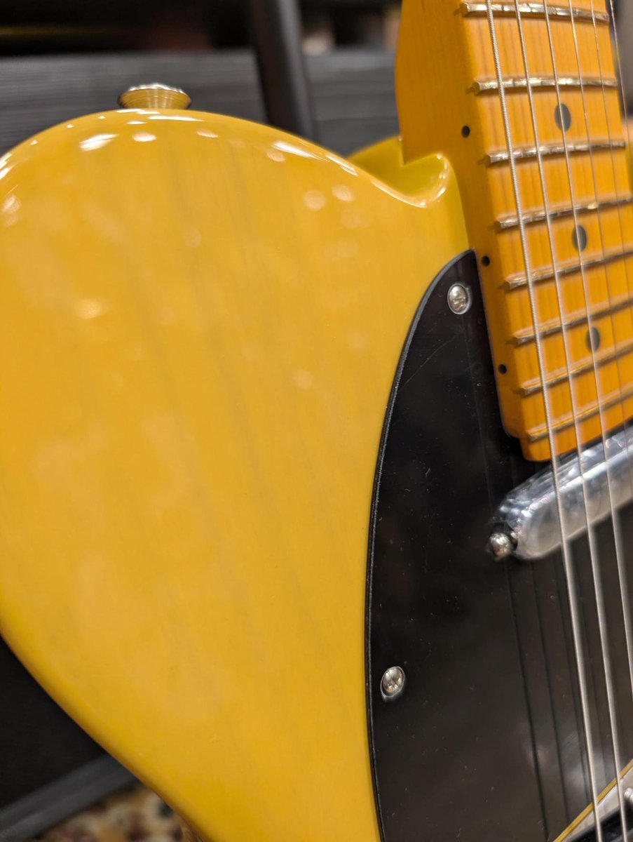 1484umeda's tweet image. 【イシバシ梅田 】    

新製品！🎉#Fender / American Professional Classic Telecaster Maple Fingerboard Butterscotch Blonde 【SN US25061075】Weight：3.07kg

定番カラーのButterscotch Blondeもラインナップ。ビンテージらしい雰囲気が出たリッチな仕上がりですよ！

ishibashi.co.jp/ec/product/0bb…