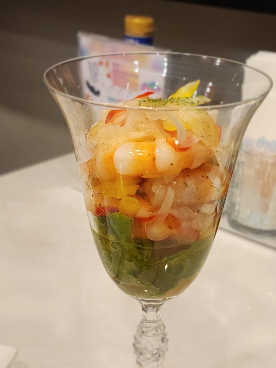 ハロウィンバーガー🎃🍔
えびのマリネ🦐🥗
今日レオノールはハロウィンパーティーです🎃
コスプレご来店歓迎です✨

 #レオノール #岡山ドールカフェ #ドールカフェ  #ハロウィンパーティー