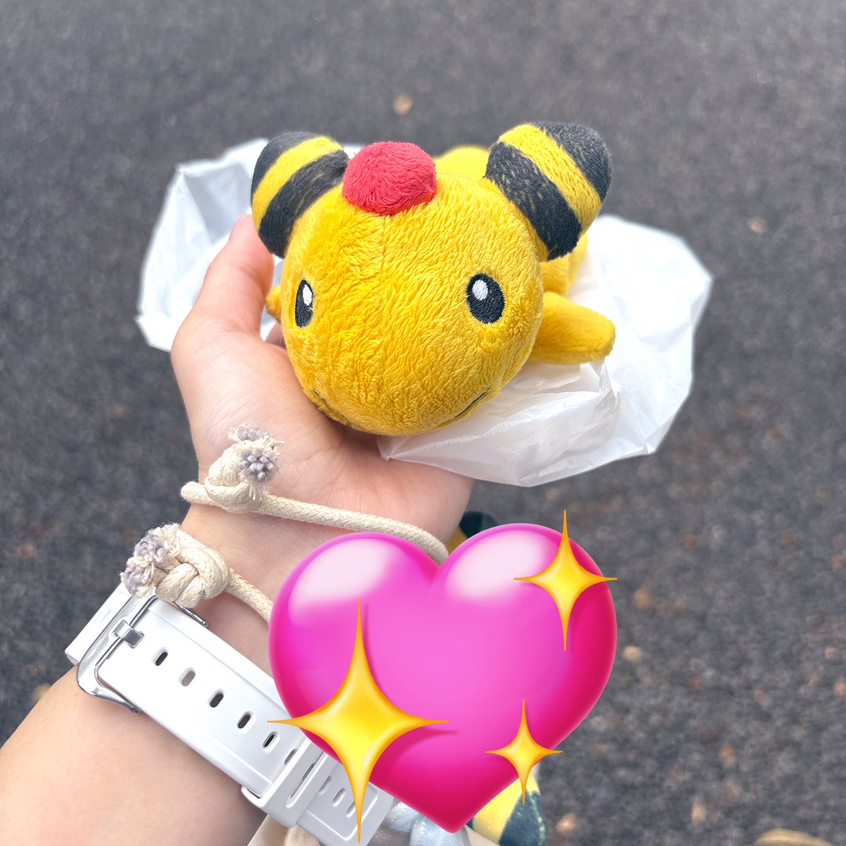 こちら今朝各施設に電話した所、デンリュウちゃんらしき子が届いてるとの事で先程お迎えしに行って来ました！！うちのデンリュウでした😭‼️
デンリュウを拾って下さり届けて下さった方、ツイートを拡散して下さった方、本当にありがとうございました😭🙏🏻✨️
これからは落とさないように気をつけます‼️