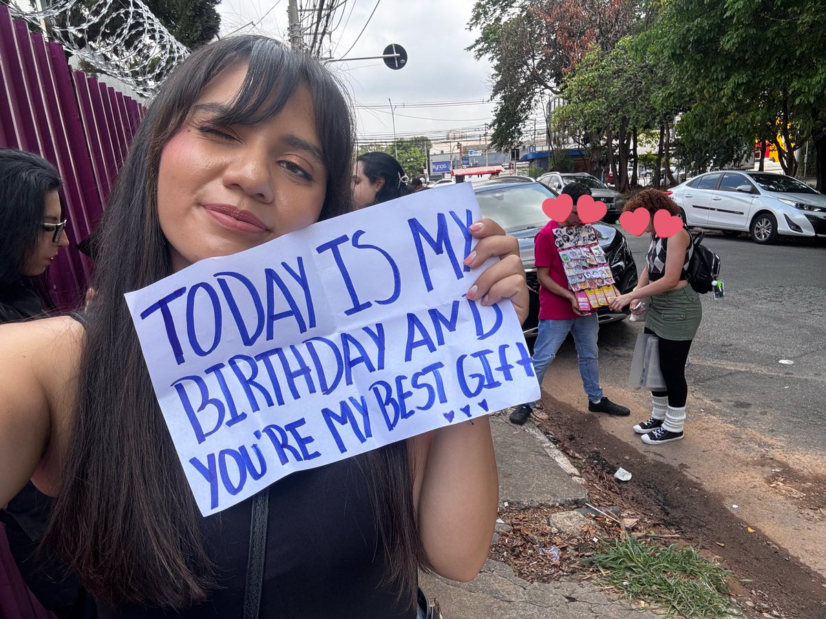 d_thxxx's tweet photo. The best way to spend my birthday 🫶🏻
I love you guys, thank you for making my days happier 💜❤️
@Josswayar @gawincaskey 

#JG1STFMINBRAZIL
#JOSSGAWIN1stUSLATAMTour https://t.co/tHNBOSF5GO