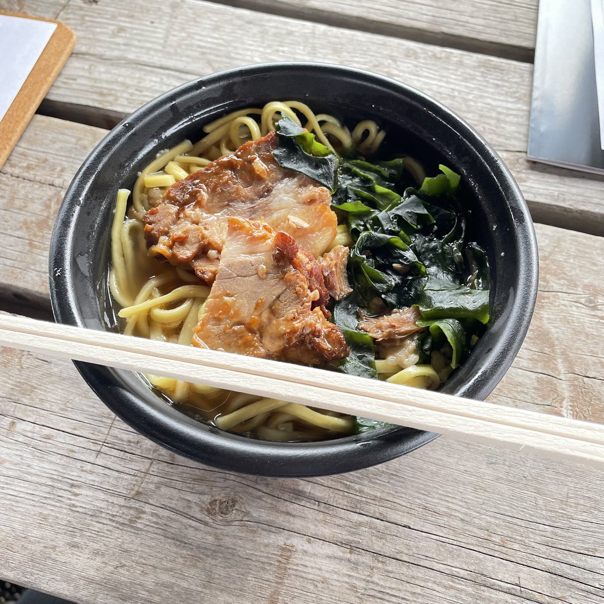 トマトバジルチーズのスペシャルサンドイッチ食べよ…