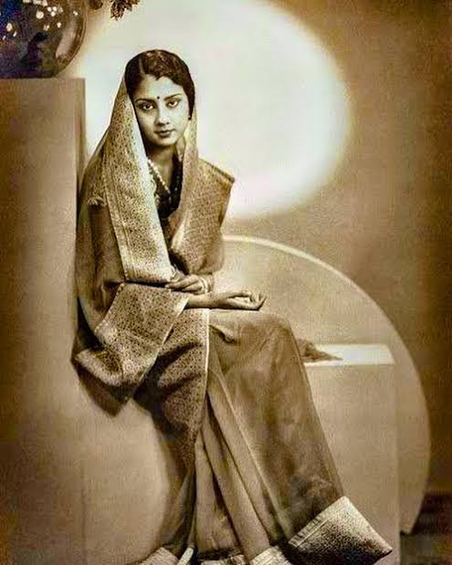 wokiepedia's tweet image. #Thread: The Remarkable Journey of Rajmata Vijaya Raje Scindia – From A Commoner to Political Icon 🇮🇳 #RajmataVijayaRajeScindia.

Remembering her on her 106th Jayanti !