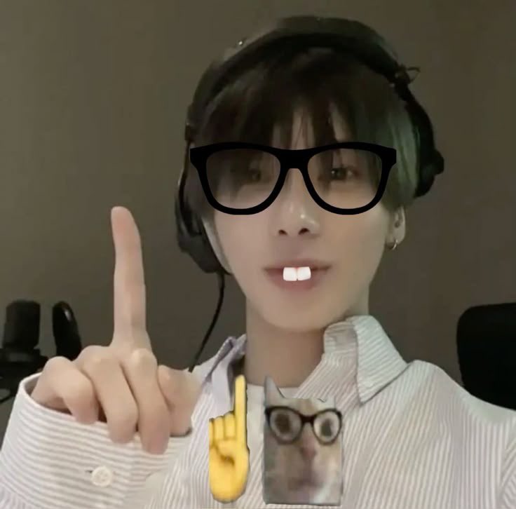 ailu !! #collegetwt tweet media