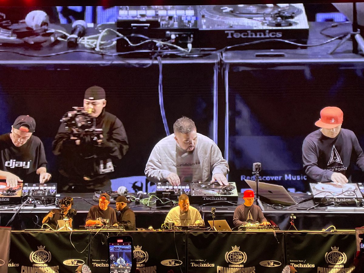 DJQbert's tweet photo. @ispiklz officially knighted GRANDMASTERS @djdstyles @shortkut joining @djflash4eva @grandmixerdxt #grandmasterrocraida @therealgrandwizzardtheodore @grandmastercaz07 https://t.co/VRPOfZ4bM6
