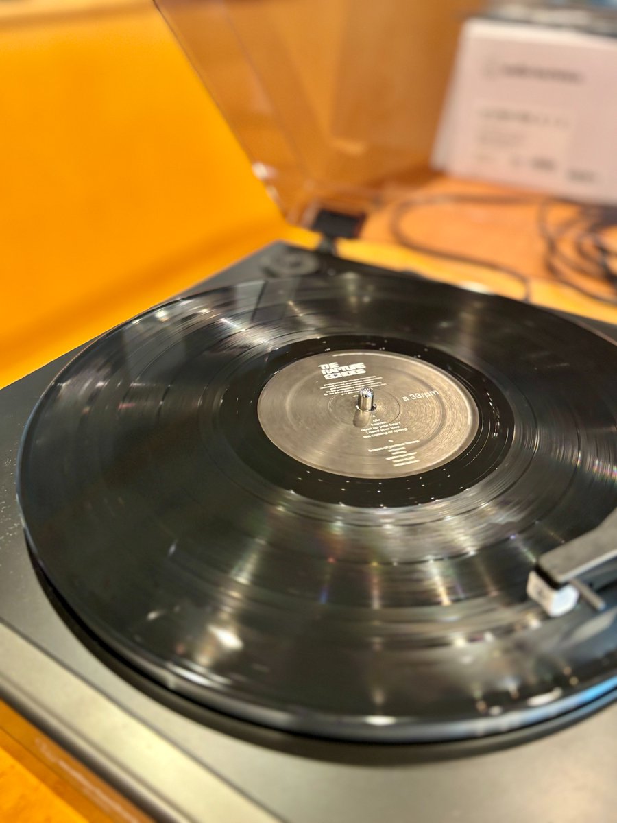 take847fmy's tweet image. #FMヨコハマ 「 Take your time. 」

15時の頭はレコードの時間

レコード好きの武居詩織が選んだ今日の1曲は、、、
The Raptureの『Echoes』から「Heaven」

🔗radiko.jp/share/?t=20251…

#take847