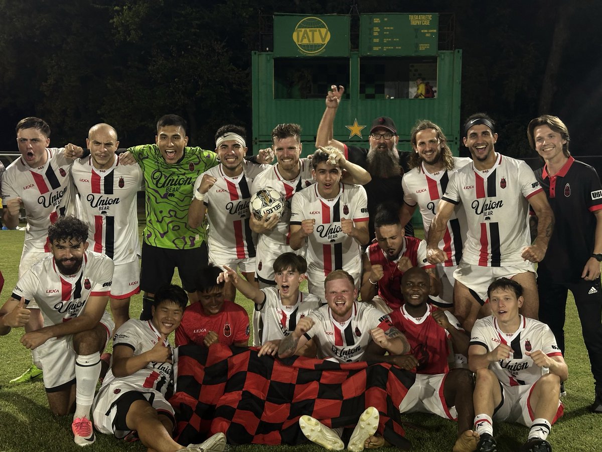 DentonDiablos's tweet image. We did a thing tonight.

More pics and goal videos to come. 

Denton Diablos 5
Tulsa Athletics 4

In extra time. 

Moving on to the next round of qualifying for the 2026 @opencup!

#SomosDiablos
#SomosDenton