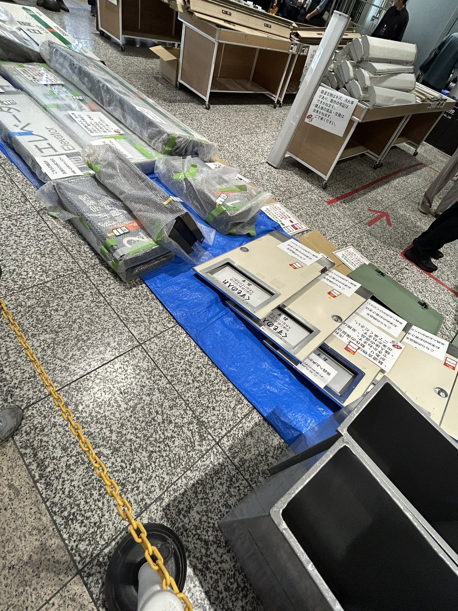 yoshita2020's tweet image. 鉄道の日大感謝祭2025 in大宮駅

鉄道古物販売会に行ってきました…
とりあえず想定通りの物は購入できました👋

#大宮駅
#鉄道の日大感謝祭2025