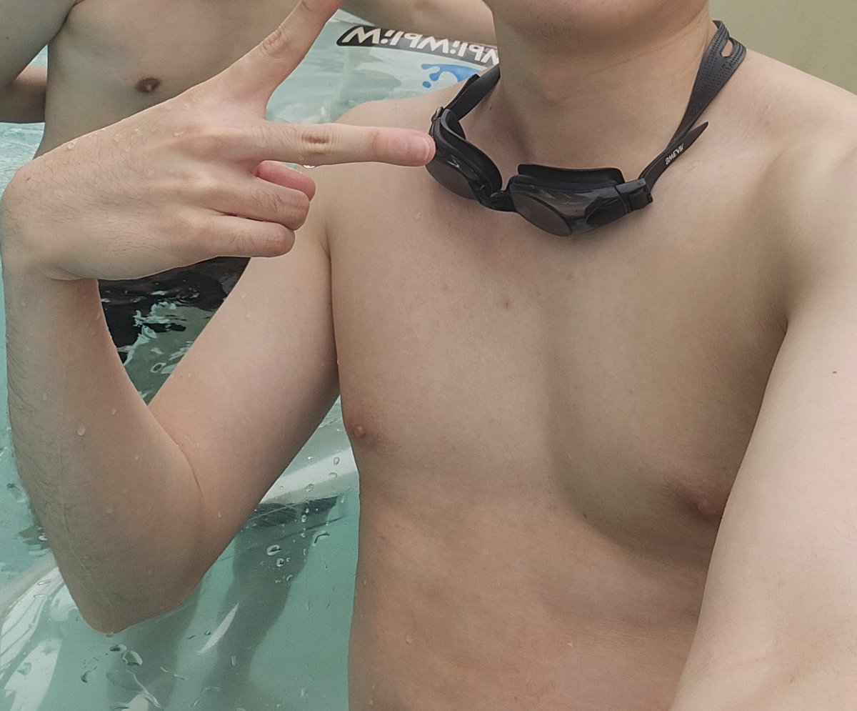 最近也沒有人想玩我😳
可愛twink上翹巨根在線等