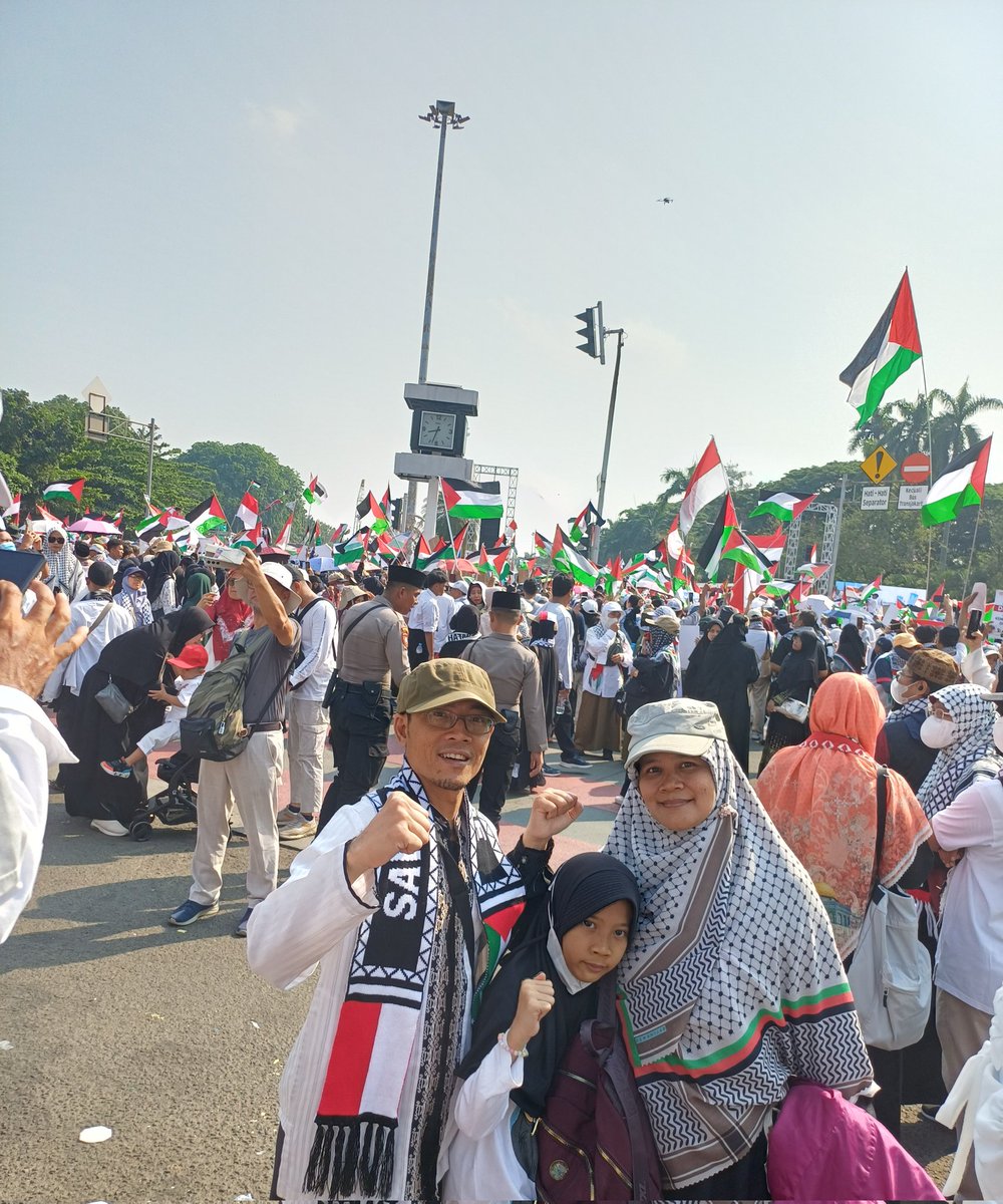 andreakhbar's tweet photo. #freepalestina #aksidamaibelapalestina #indonesialawangenosida #biruhbiddamnafdikayaaqso #patungkuda https://t.co/EaL9VEpByM