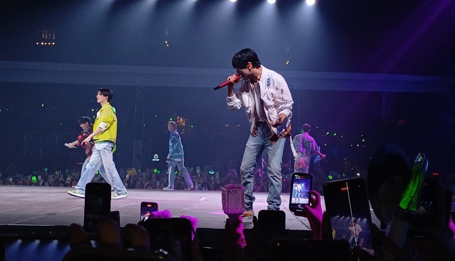 Niki__name's tweet photo. 𝟢𝟤/𝟢𝟫/𝟤𝟢𝟤𝟦 𝘢 𝘳𝘦𝘢𝘭𝘪𝘻𝘢çã𝘰 𝘥𝘦 𝘷𝘦𝘳 𝘰𝘴 𝘮𝘦𝘶𝘴 𝘮𝘦𝘯𝘪𝘯𝘰𝘴 𝘱𝘦𝘭𝘢 𝘴𝘦𝘨𝘶𝘯𝘥𝘢 𝘷𝘦𝘻, 𝘴ó 𝘲𝘶𝘦 𝘥𝘦𝘴𝘴𝘢 𝘷𝘦𝘻 𝘣𝘦𝘮 𝘥𝘦 𝘱𝘦𝘳𝘵𝘪𝘯𝘩𝘰!! 𝘘𝘶𝘦 𝘴𝘢𝘶𝘥𝘢𝘥𝘦𝘴 𝘥𝘦𝘴𝘴𝘦 𝘥𝘪𝘢, 𝘧𝘶𝘪 𝟣𝟢𝟢% 𝘧𝘦𝘭𝘪𝘻 𝘵𝘦 𝘢𝘮𝘰 𝘥𝘦𝘮𝘢𝘪𝘴 𝘥𝘳𝘦𝘢𝘮♡ https://t.co/rQrf8DBYgW