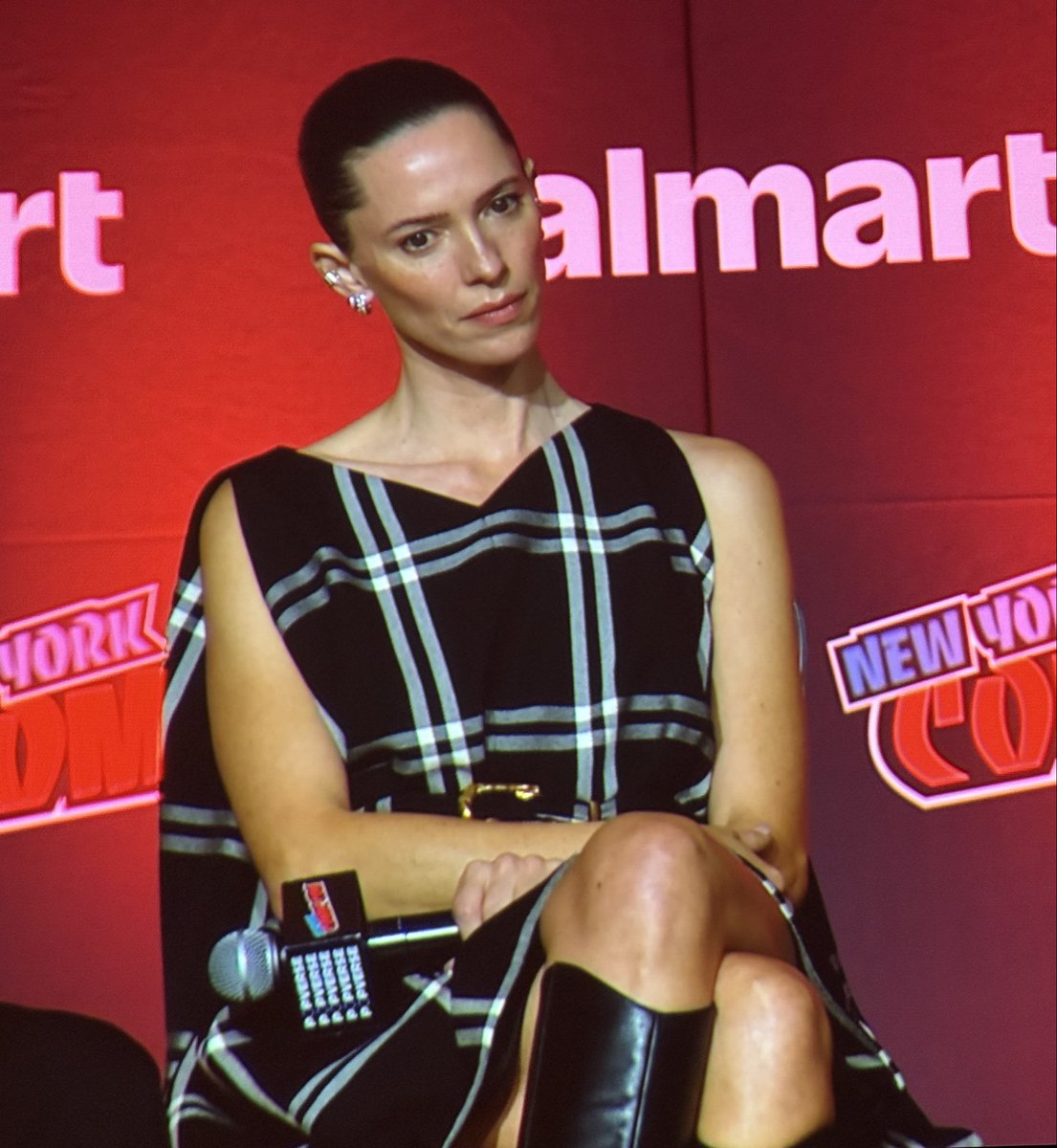 SuperPoweredPop's tweet photo. FX’s “The Beauty” Panel was interesting looking at the real that could be told in this fictional show…

NOTES:
Shot to make you your most beautiful self
There’s a glitch. people explode after 855 days…

Pictures by Dan Tortora Broadcast Media, LLC

#TheBeauty #FXTheBeauty #TV https://t.co/5GIu3Xd5g9