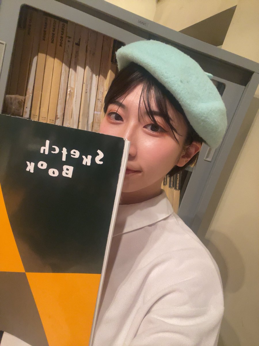 ちなみに田沼のビフォアアフター💇🏻‍♀️
安心してください、切ってません←💈

そしてプチ裏話？
スケッチブックの中身は
私が描いていたのですが、🎨
実はコメダンディさんなどいたりしました🤫
☕️🖼️☕️

#野良犬譚