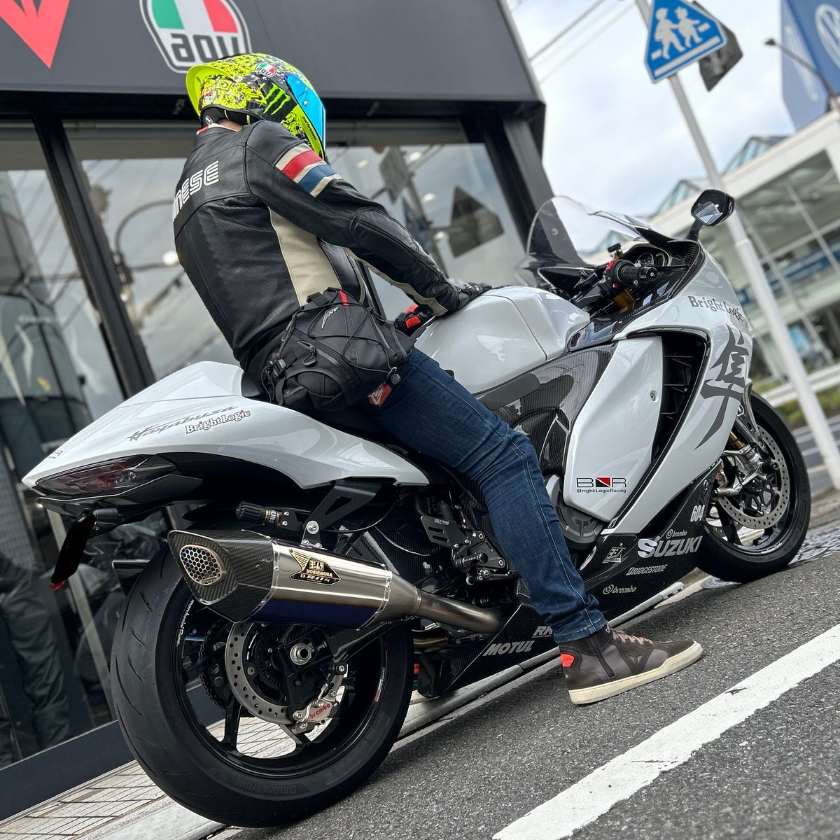 DSetagaya's tweet image. 【ダイネーゼ東京世田谷】
Brilliant #DaineseCrew &amp;amp; #AGVRider !!!

細部までカスタムを施し、拘りの詰まった"SUZUKI GSX1300R Hayabusa"に
クラシカルレザージャケットとPISTA GP RRの組み合わせがExcellent!!

ご来店ありがとうございました🙌

#ダイネーゼは2年保証