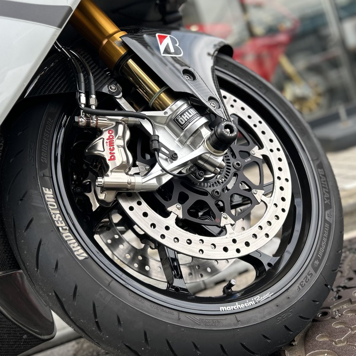 DSetagaya's tweet image. 【ダイネーゼ東京世田谷】
Brilliant #DaineseCrew &amp;amp; #AGVRider !!!

細部までカスタムを施し、拘りの詰まった"SUZUKI GSX1300R Hayabusa"に
クラシカルレザージャケットとPISTA GP RRの組み合わせがExcellent!!

ご来店ありがとうございました🙌

#ダイネーゼは2年保証