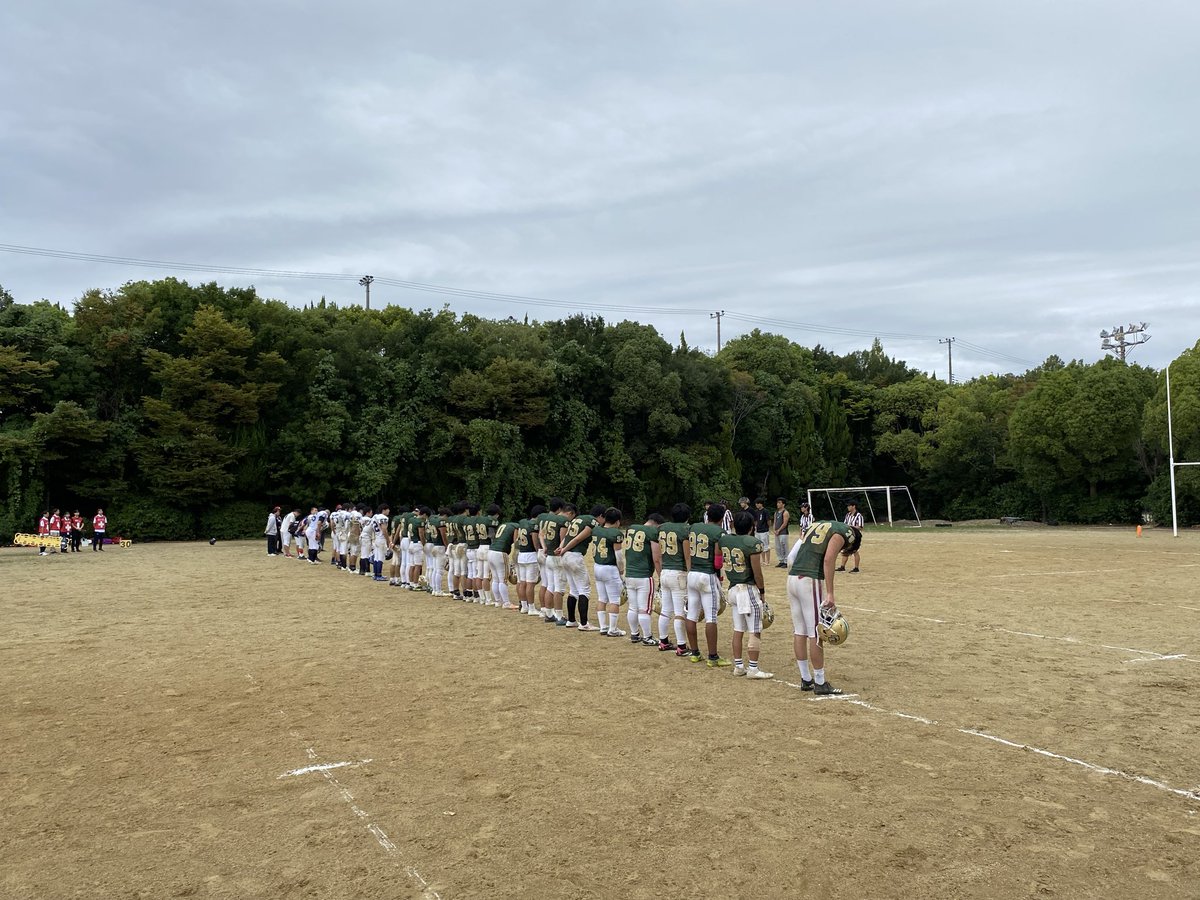 近畿大学医学部の移転に伴い、ザルトリウスのホームである、こちらのグラウンドにお邪魔するのも本日が最後になります。

長きに渡り親しんだ場所への感謝として、ささやかながらセレモニーを行いました。

来季は移転先の堺にて、新しいグラウンドと共に、ザルトリウスの躍進に期待です！