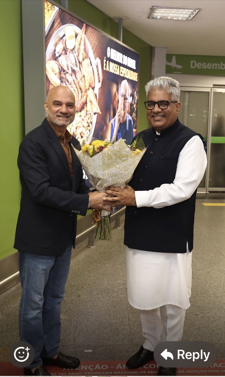indiainbrazil's tweet image. Upon his arrival to Brasilia 🇧🇷 to attend Pre-COP30 meeting, @byadavbjp Minister of @moefcc 🇮🇳 was warmly welcomed by Ambassador @dineshbhatia. 

Após sua chegada a Brasília 🇧🇷 para participar da reunião pré-COP30, @byadavbjp Ministro de @moefcc 🇮🇳 foi calorosamente recebido pelo…