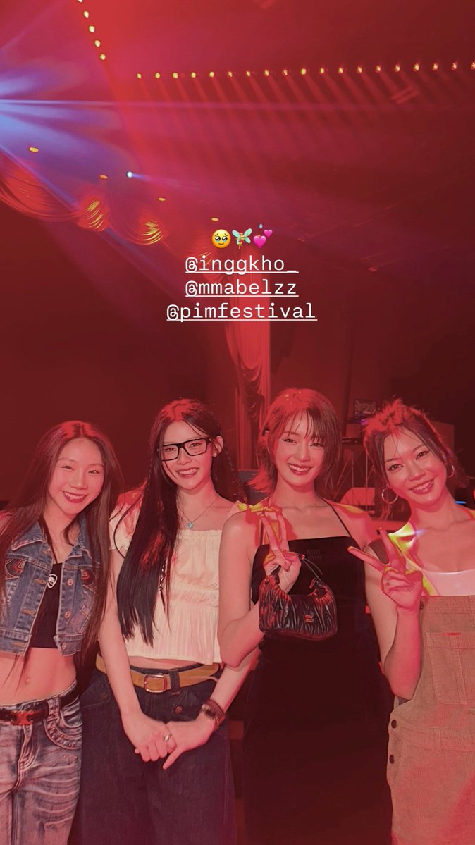 ayeaya520's tweet image. เฟรมรวมคนสวยขา พี่มินนี่กับน้อง ๆ พิกซี่ มินนี่ใส่เพลงmagic carให้ด้วย น่ารักจัง
#MINNIE #PiXXiE
