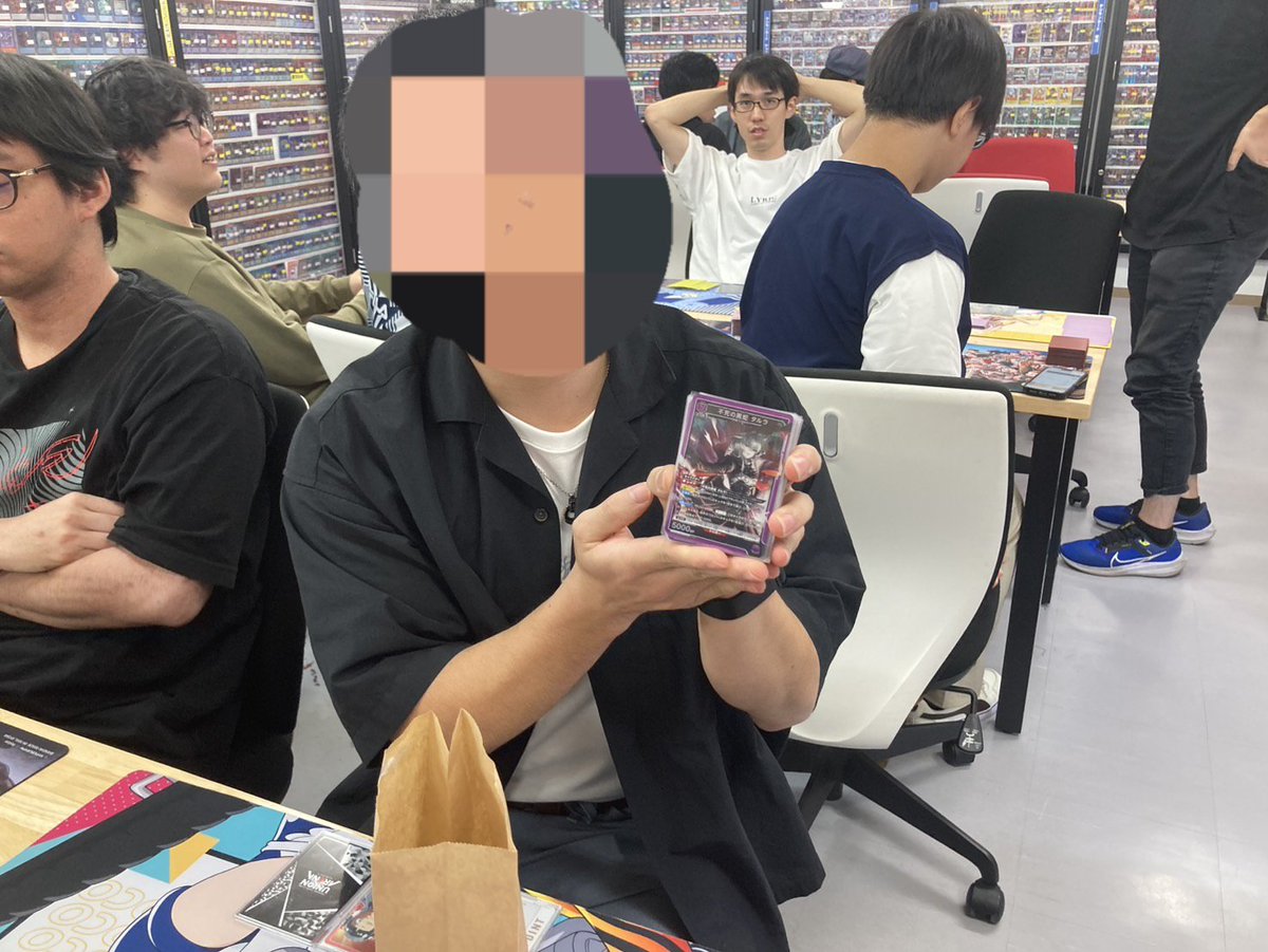 zero_cs_'s tweet photo. CSランダム賞はトーシャさんに配布させていただきました！
配布させていただいたデッキは、こちらもカードショップあまくだりさんに作成していただきました、紫タルラ(アークナイツ)でした！！

おめでとうございます🎉
また次回もよろしくお願いします！
 #zeroCS https://t.co/6PEBf1Zax4