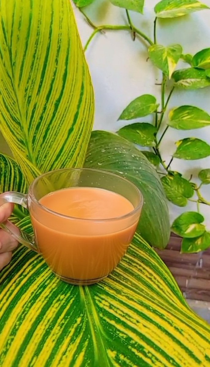 میری دنیا میں کوئی چیز ٹھکانے پہ نہیں....
بس تجھے دیکھ کے لگتا ہے سب اچھا ہے....