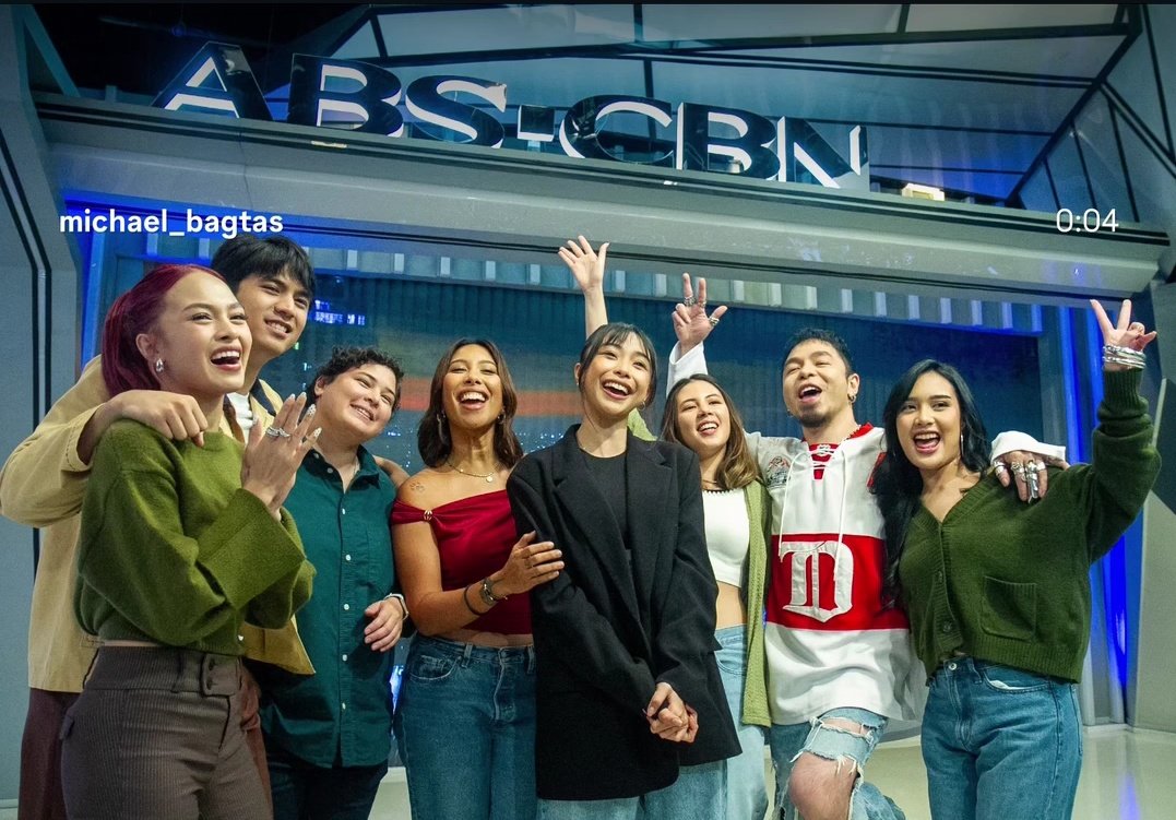 Wag po kalimutan gumamit ng #MaymayEntrata sa bawat tweet! 😊