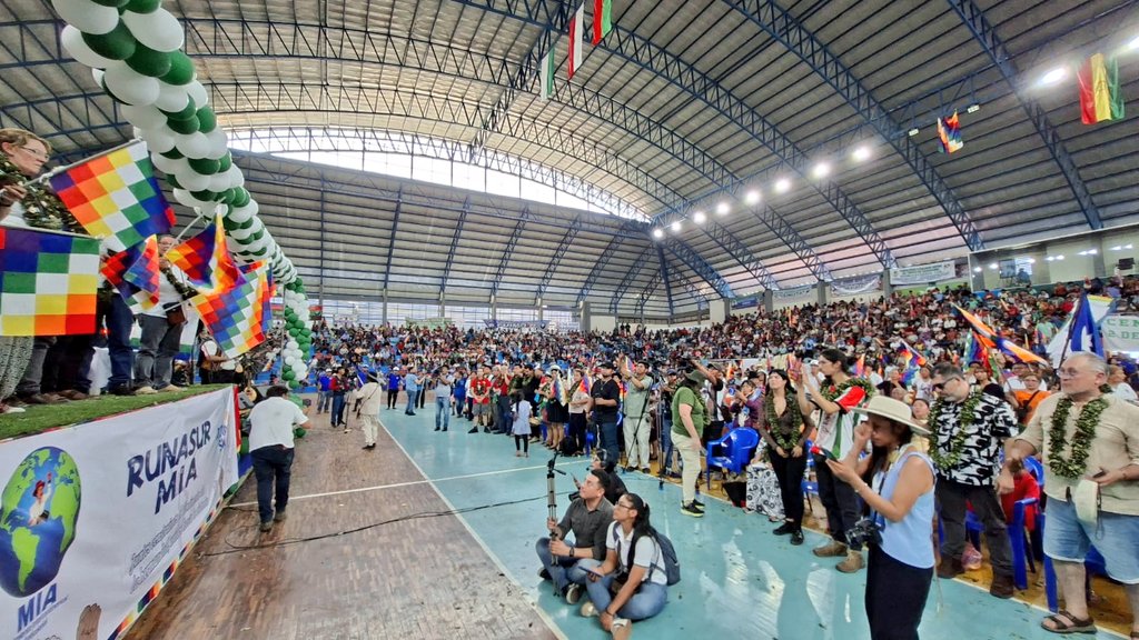 Concluyendo la  primera jornada del Primer Gran Encuentro del Movimiento Intercontinental Anticolonialista  RUNASUR- MIA, agradecemos a las autoridades, dirigentes, dirigentas y pobladores del Trópico de Cochabamba por su calidez y compromiso al recibir a las delegaciones