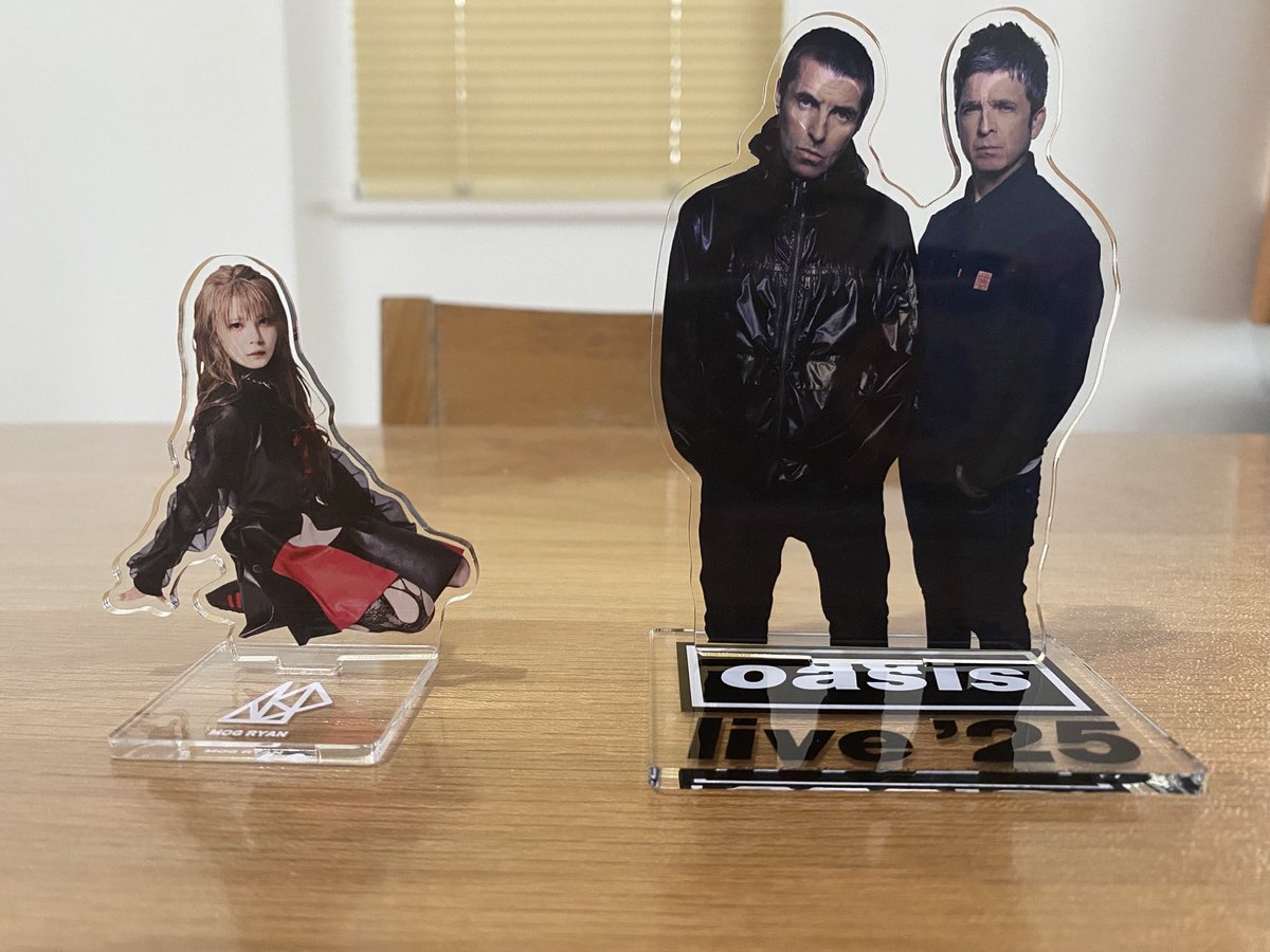 ryoskywalker__'s tweet image. 推しと厳つい兄弟のアクスタ

#モグ・ライアン
#ASP
#Oasis