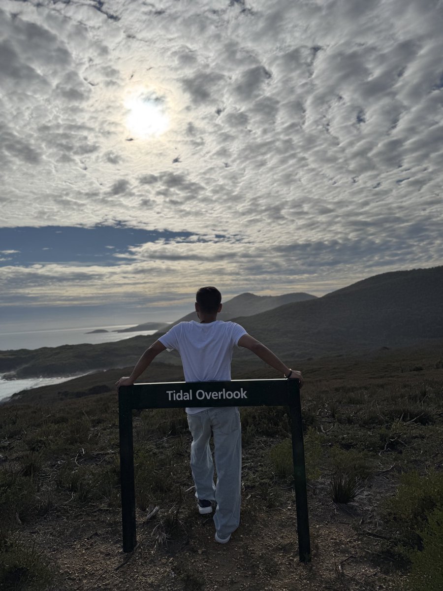 abhisheksvaliya's tweet image. Visited the stunning Tidal Overlook 🌊✨ The view was absolutely breathtaking — nature at its finest! 🌅 #TidalOverlook #NatureVibes
