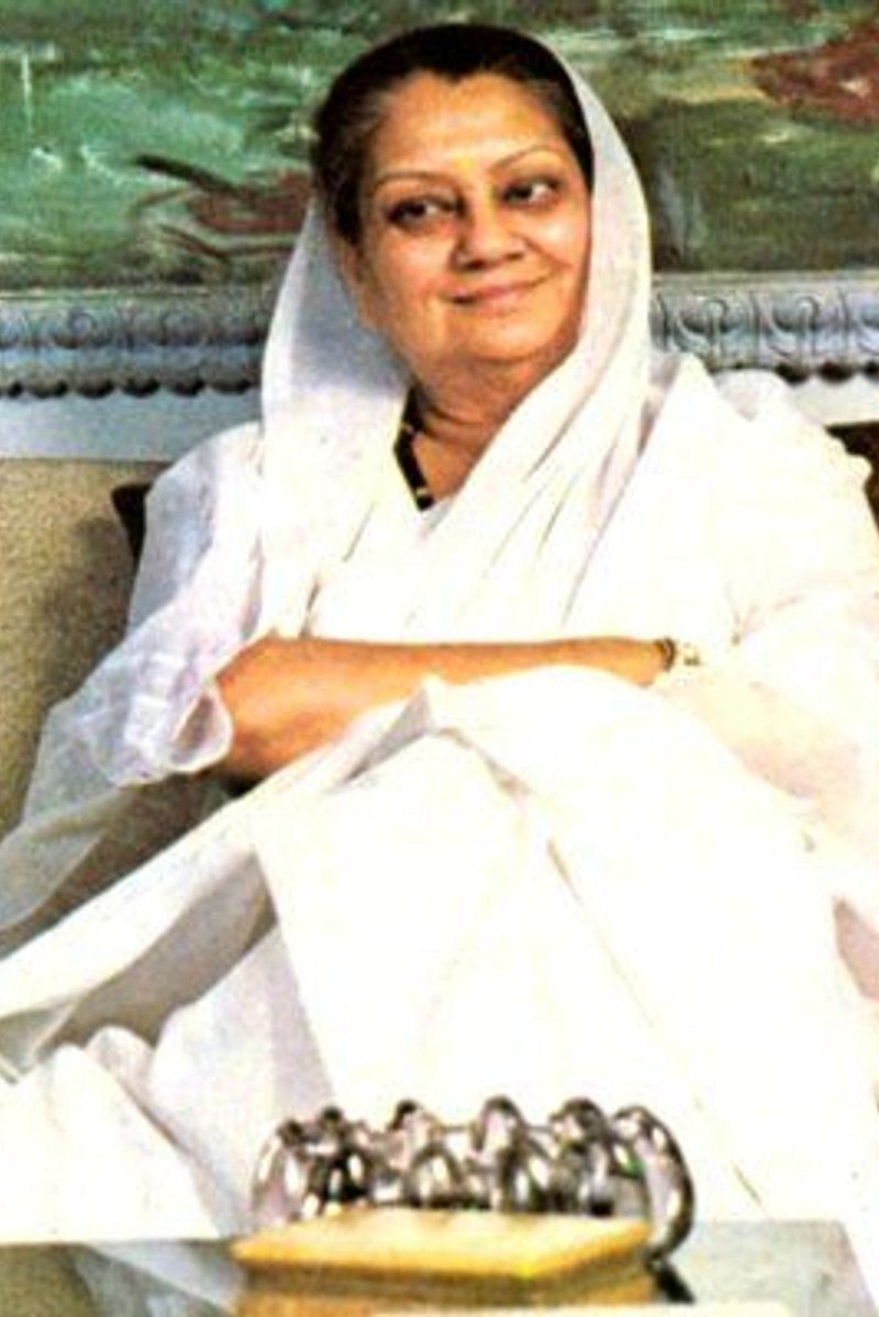 Gen_VKSingh's tweet image. राजमाता विजयाराजे सिंधिया की दूरदर्शिता, जनसेवा की ललक एवं समर्पण की भावना उनके द्वारा किये गए जनकल्याण के कार्यों का स्तम्भ बनीं। जिस प्रकार उन्होंने अनेकों जीवन पर छाप छोड़ी, उसके लिए वे अविस्मरणीय रहेंगी। 
उनकी जयंती पर सादर श्रद्धांजलि।
@JM_Scindia
#rajmatavijayarajescindia