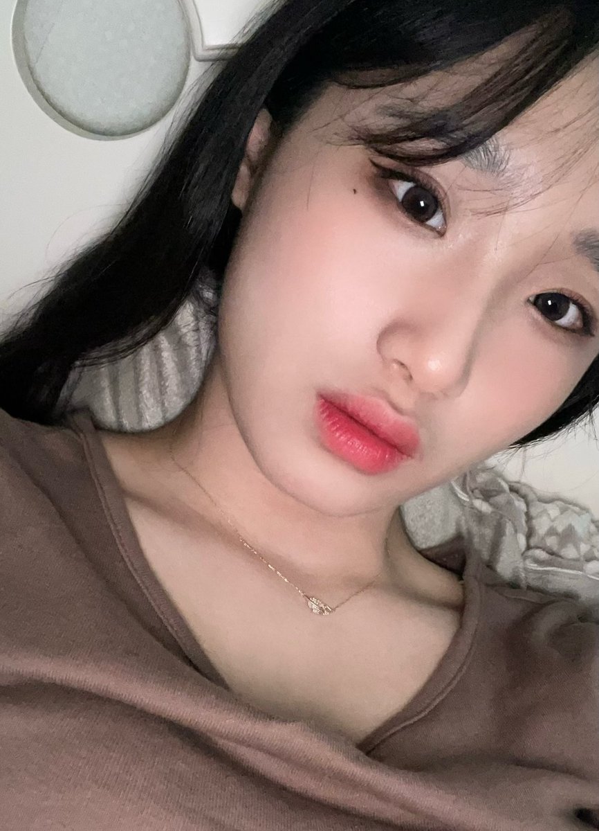 yxuths's tweet photo. 나랑 도망가자 https://t.co/X4UEY5pHSB