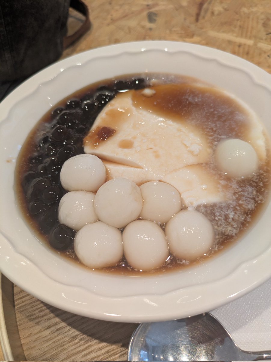 fm61416y's tweet image. 豆花なるものを初めて食す❤
ふわんふわん、トゥルントゥルンで美味🍀
お父さんとお母さんにも食べさせたいなぁ🤔
＃下高井戸
＃カフェ