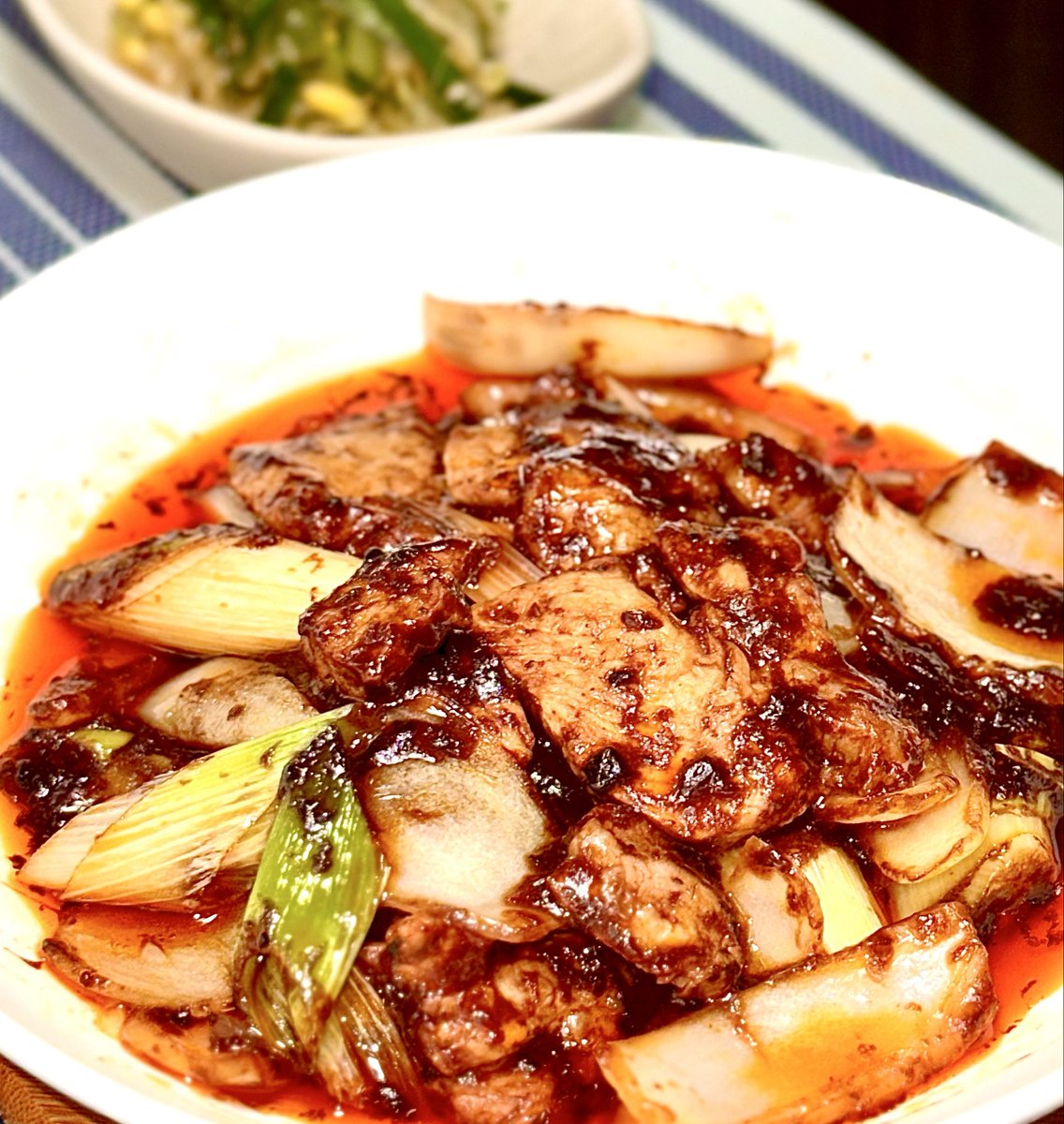 さてやっと昼飲み🍺

Cook Doさんのpremier回鍋肉

八角、五香粉がしっかり効いた本格派
好き嫌いが分かれる攻めた商品好き🥰