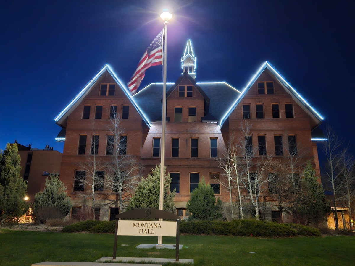 Lights on Montana Hall!! First point in the Brawl the Wild Series! 1-0 #GoCatsGo