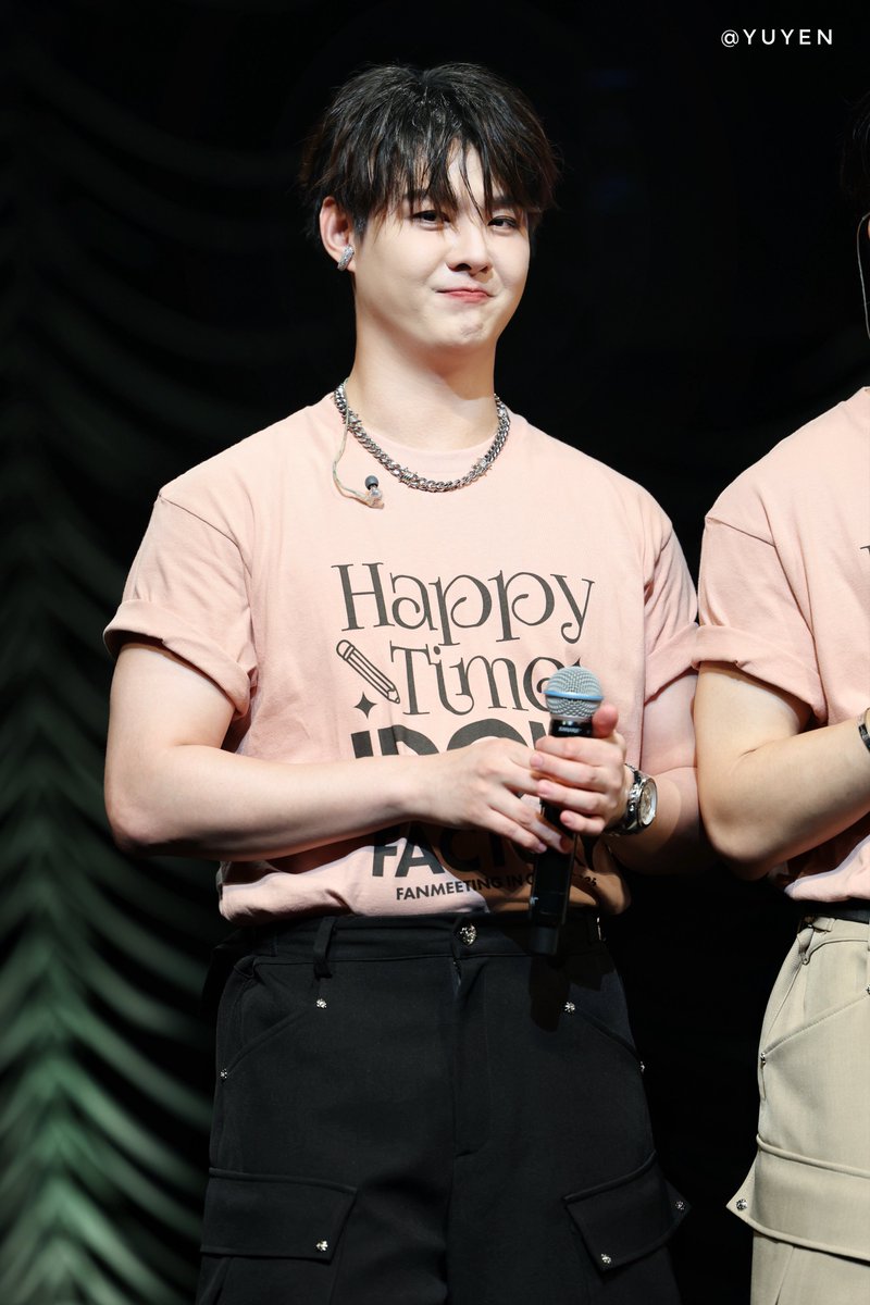 Hope the starlight in your eyes will never fade away.

POOMSAINT OSAKA FANMEET
#PoomSaintFMinOSAKA 
#Saint_sup #MingEr