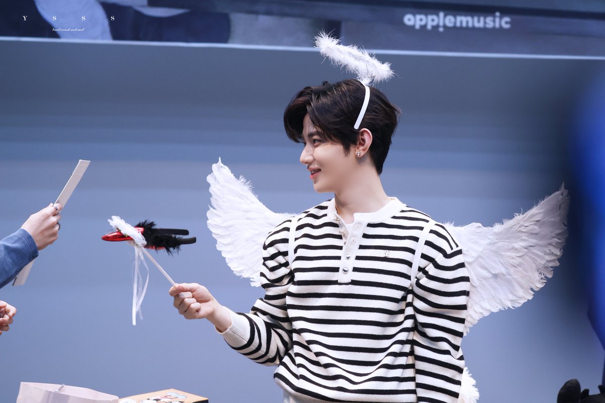 251011 팬사인     
그렇게 좋아해?     

#장하오 #ZHANGHAO #章昊 #ジャンハオ #ZEROBASEONE