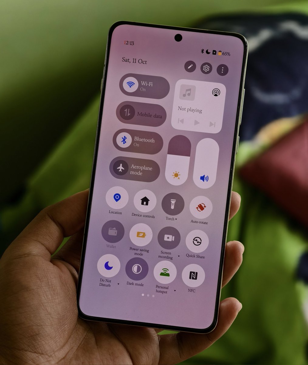 BmrDoctor's tweet image. Which ui is this 🤔?
#OneUI8
#OxygenOS16 
#HyperOS
#iOS26update