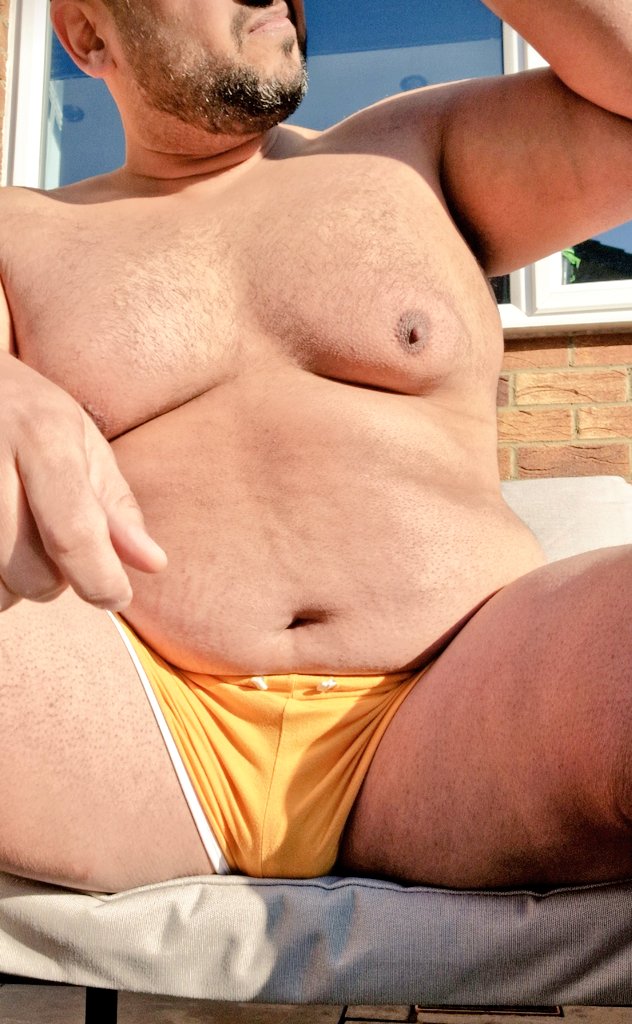 Vik_Nan's tweet photo. @archivedilfs I've the exact same shorts 😳 https://t.co/us22Mm2Tjx