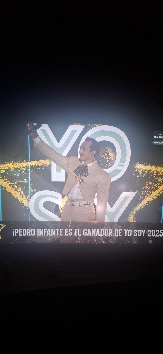 GiananiKMP's tweet photo. Simplemente clonados.Humilde, genuino,disciplinado #Pedro Infante un artista completo. #YoSoy https://t.co/eJJGeYhqt5