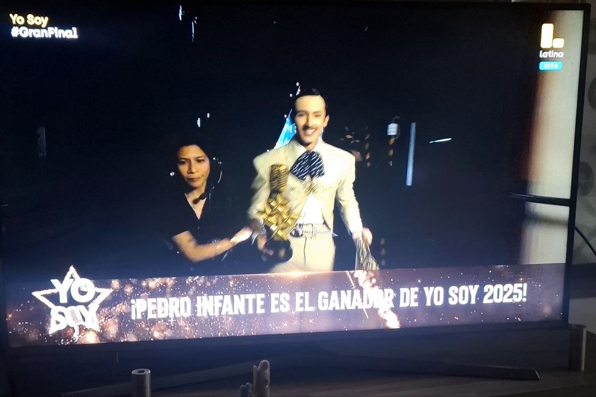 GiananiKMP's tweet photo. Simplemente clonados.Humilde, genuino,disciplinado #Pedro Infante un artista completo. #YoSoy https://t.co/eJJGeYhqt5
