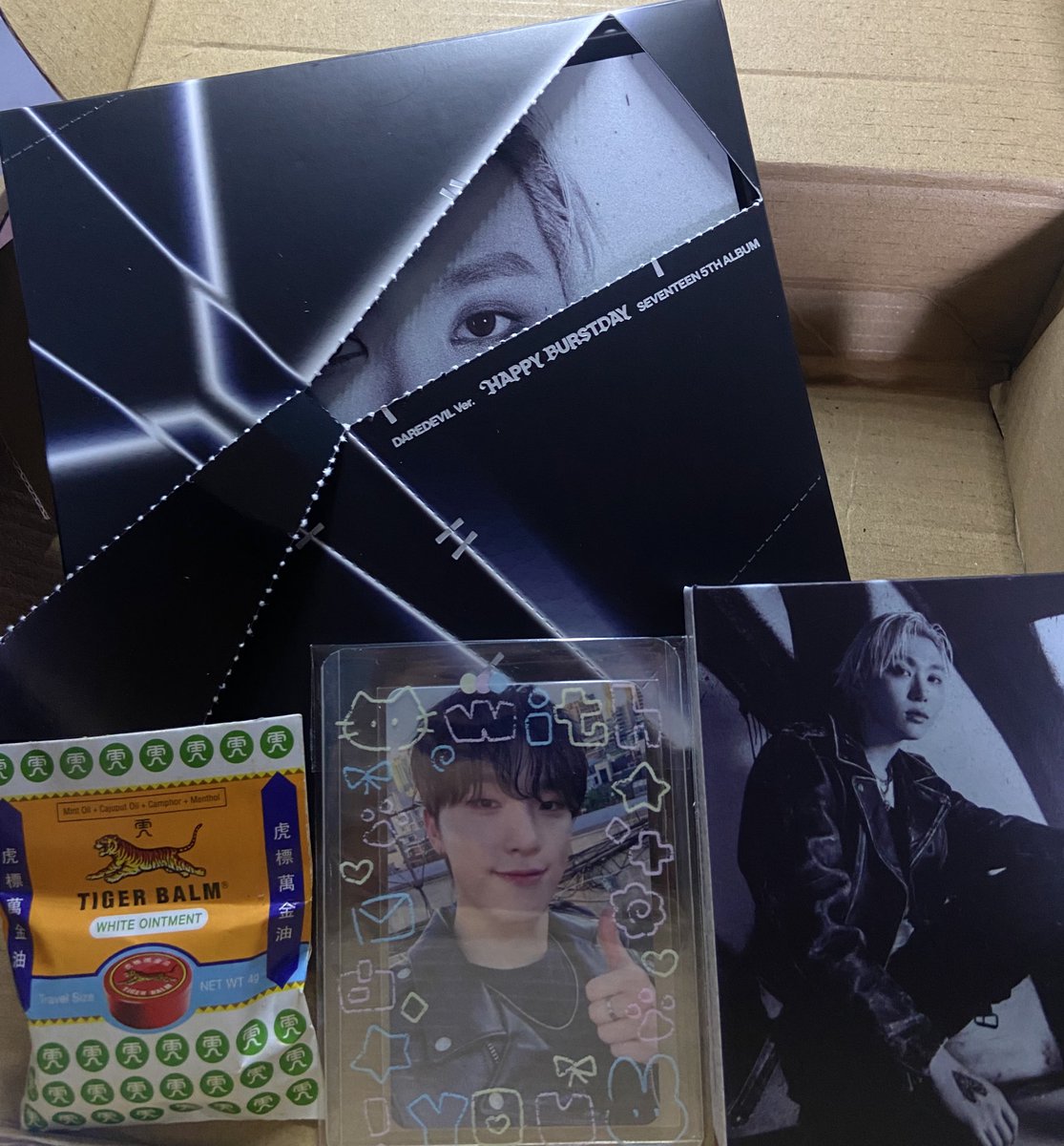 aehjsii's tweet photo. 💌 thank you so much!  got my prio pcs sa hbd album. love the freebie !! 🧸

🛒: #shimishop @samsamshimi https://t.co/BCj7Ql5LBB