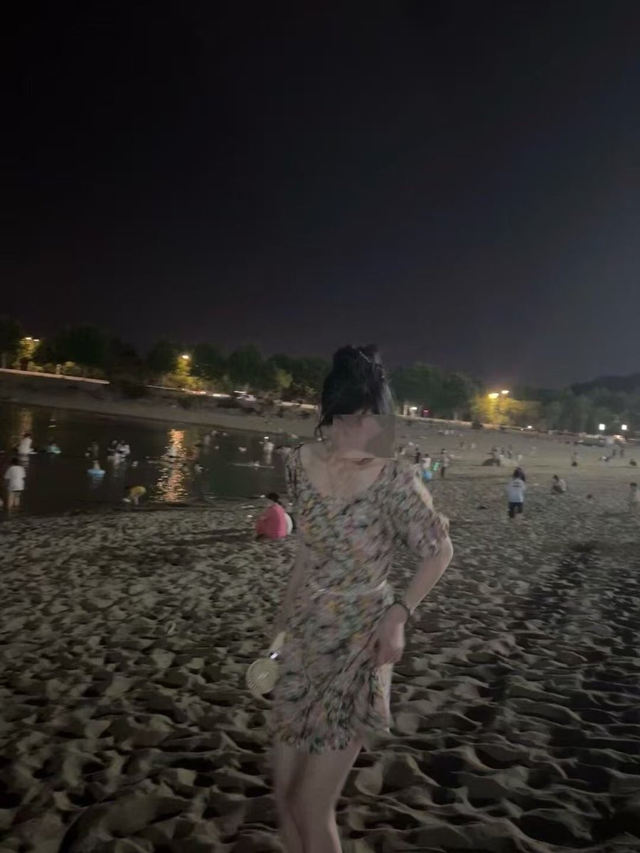 Brat/字母圈
24 164 90 
慢热但熟悉后会粘人，喜欢被引导，乖巧懂事，小圈偏大，脆皮中轻度只接受1v1声控。