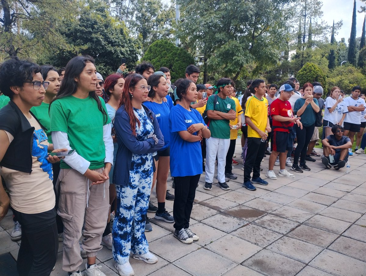 buap_fcc's tweet image. 🐺💙 Estudiantes de la FCC participaron con entusiasmo en el #LoboRally2025, promoviendo la salud mental a través del juego, el trabajo en equipo y la integración.
¡Gracias por representar con orgullo a la facultad! 👏🧠
#OrgulloFCC #SaludMentalImporta #SomosBUAP