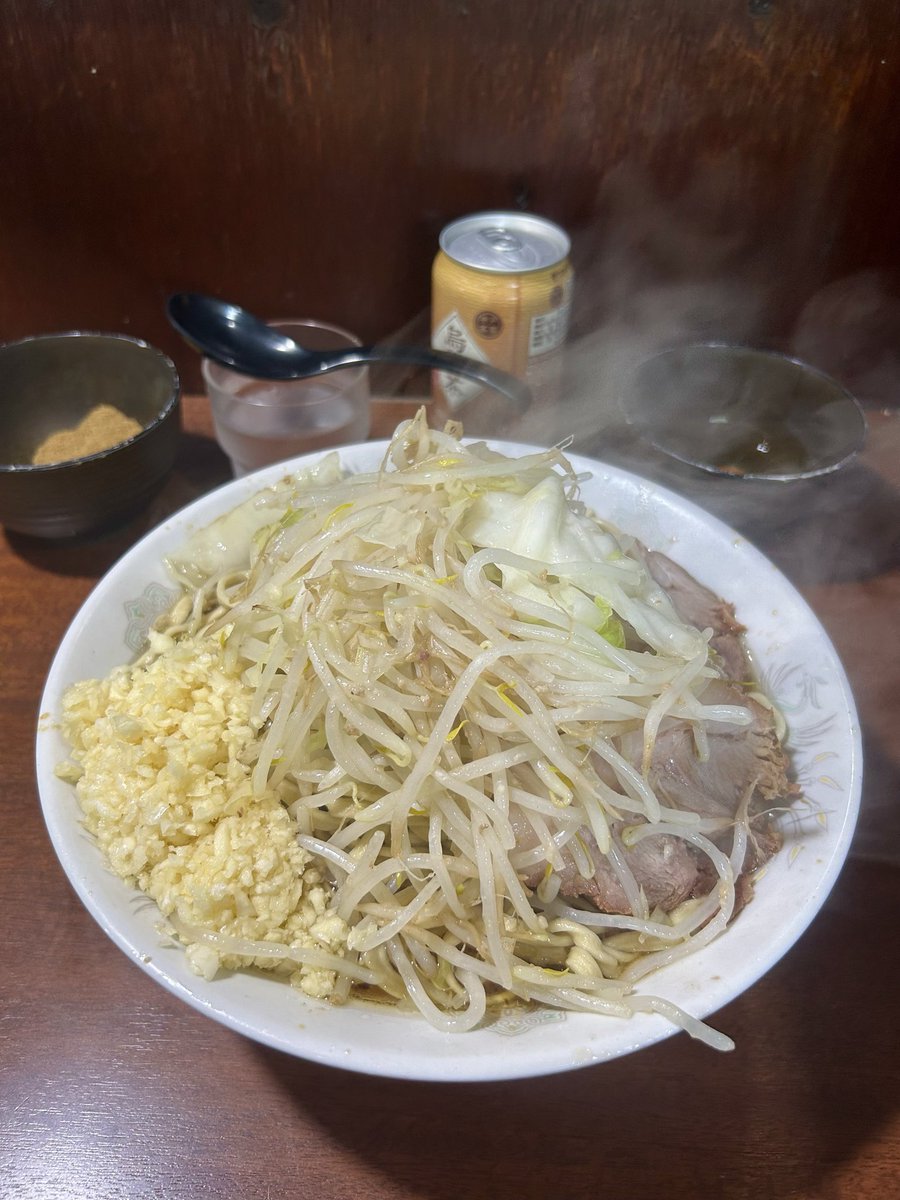 Rio4634's tweet photo. D麺

限定　焦がしネギ大盛り

魚粉　生玉子　鳥龍茶 https://t.co/Pq32zkobxu