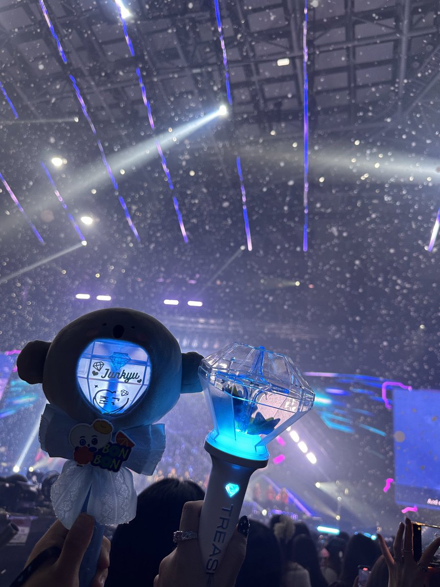 WallisXin's tweet photo. 🥰
#TREASURE #PULSE_ON https://t.co/c0c5RniEar