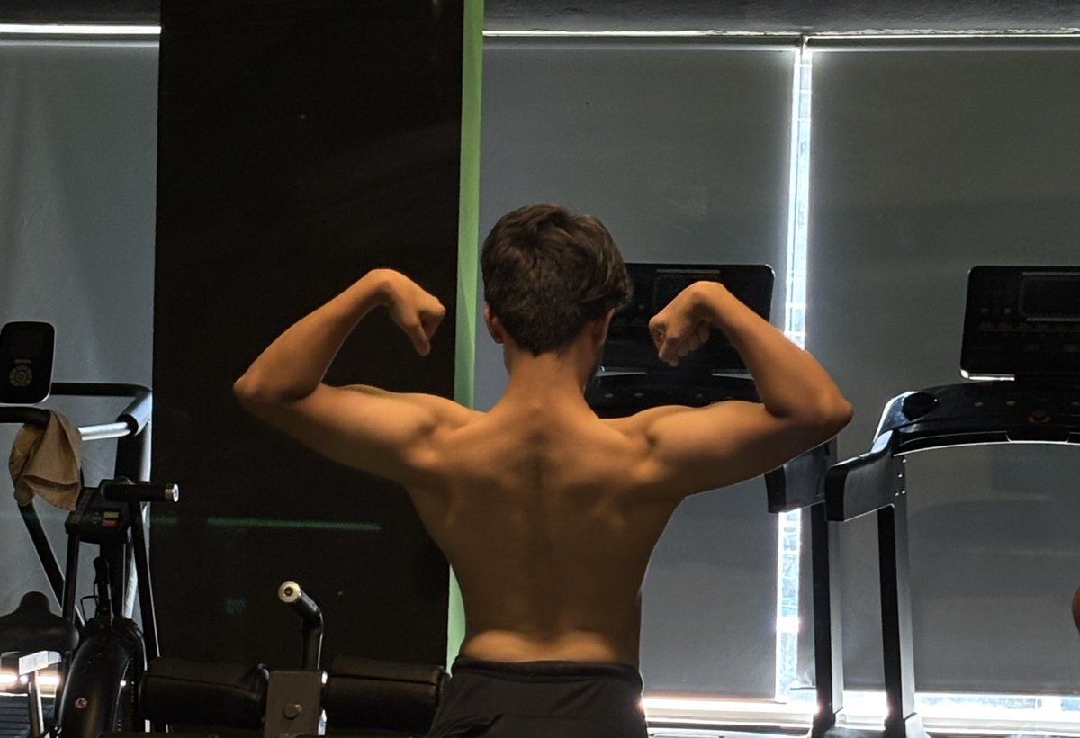 CodeKartikk's tweet image. No challenge or anything
Just me trying to be consistent 
{day-1/80}
Gym done✅
Calories never on point tho😩
Time to revise some javascript now
