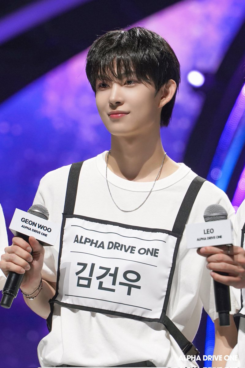 nuunng2's tweet photo. The birth of ALPHA DRIVE ONE Behind Photo #김건우 https://t.co/lrzqRyN76C