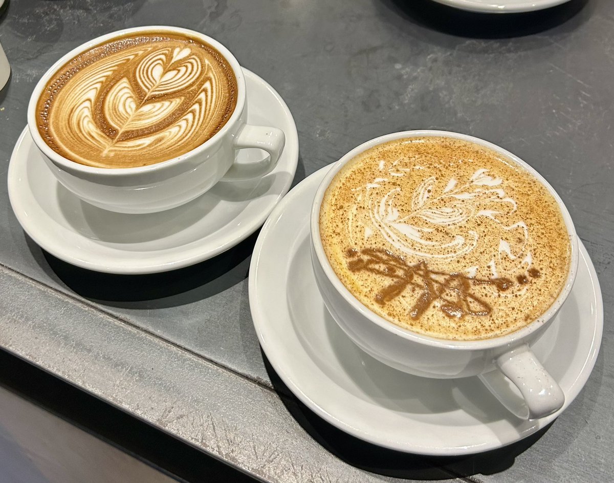 moricoffeee's tweet photo. STREAMER COFFEE COMPANY NAKAMEGURO
月限定のキャラメルパンプキンラテが美味しすぎた🎃🧡 https://t.co/Bm7DoBaGGQ