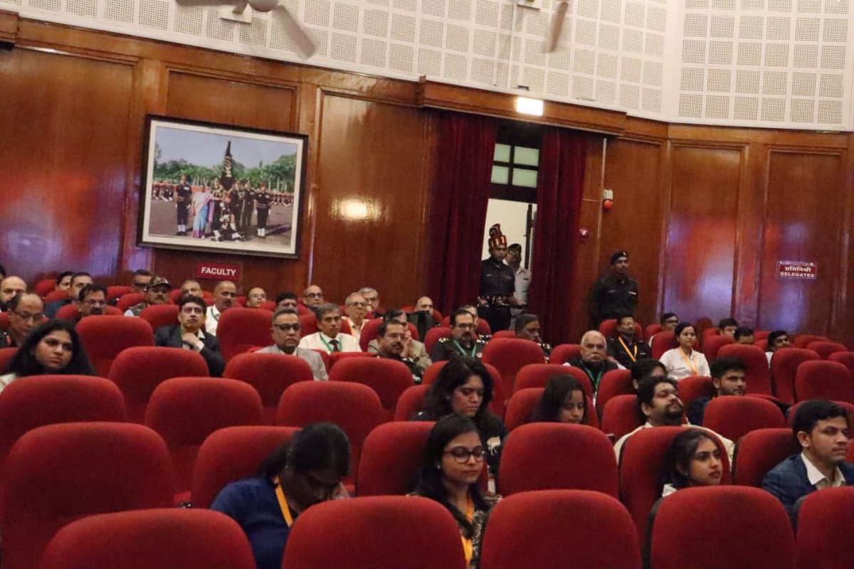 dgafms_mod's tweet image. The Department of Surgery, #AFMCPune, in association with the #PoonaSurgicalSociety, hosted a CME on Abdominal Wall Reconstructions on 11 Oct 2025. Lt Gen Pankaj P Rao, Dir &amp;amp; Comdt, #AFMC &amp;amp; Col Comdt, #AMC, inaugurated the event, which saw participation of over 200 surgeons and…